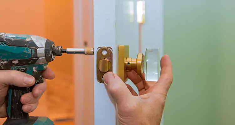 Broken Door Knob Fix in Hercules, CA